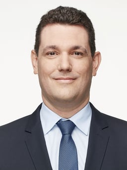 Dominic Hägler, Partner logo